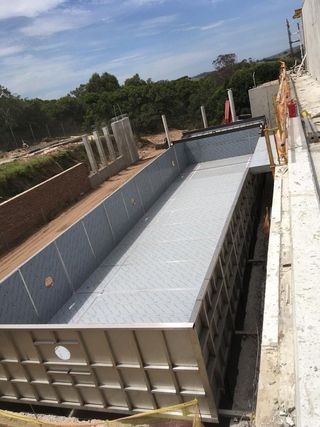 ﻿STAINLESS STEEL SWIMMING POOL