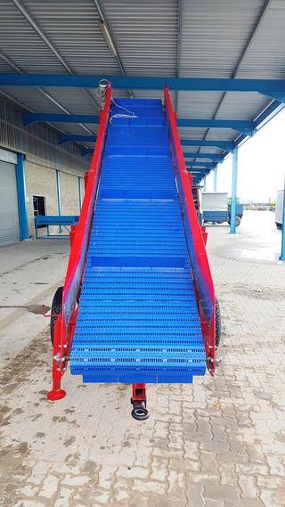 ﻿TRAILER MOUNTED ELEVATING CONVEYOR