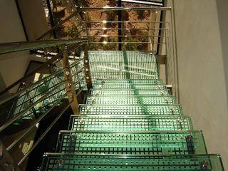 STAINLESS STEEL STAIRCASE WITH GLASS TREADS
